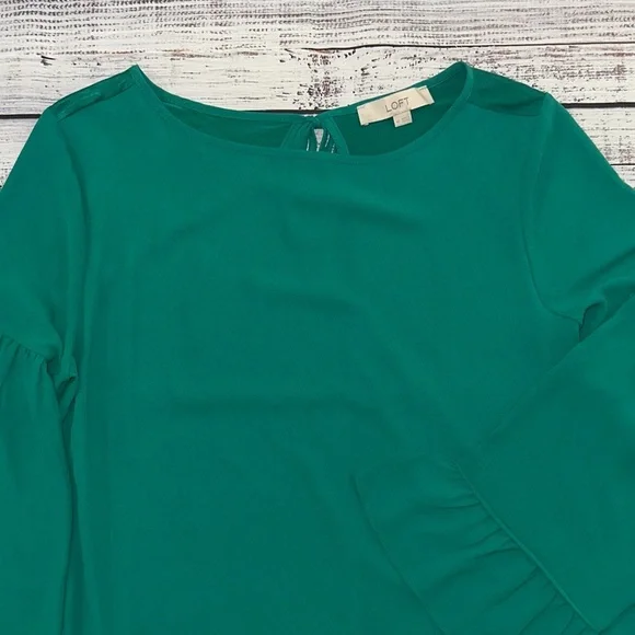 LOFT Vibrant Green Blouse with Bell Sleeves Sz. M - Picture 6 of 8